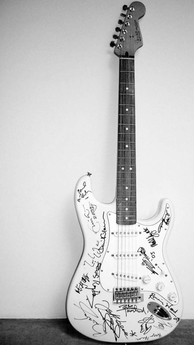 Fender Stratocaster „Reach Out To Asia“