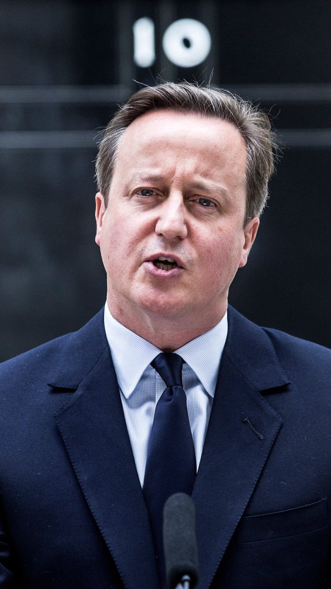 Základ volebního triumfu postavil David Cameron na slibu povolebního referenda. Po vítězství vystoupení z EU rezignoval.