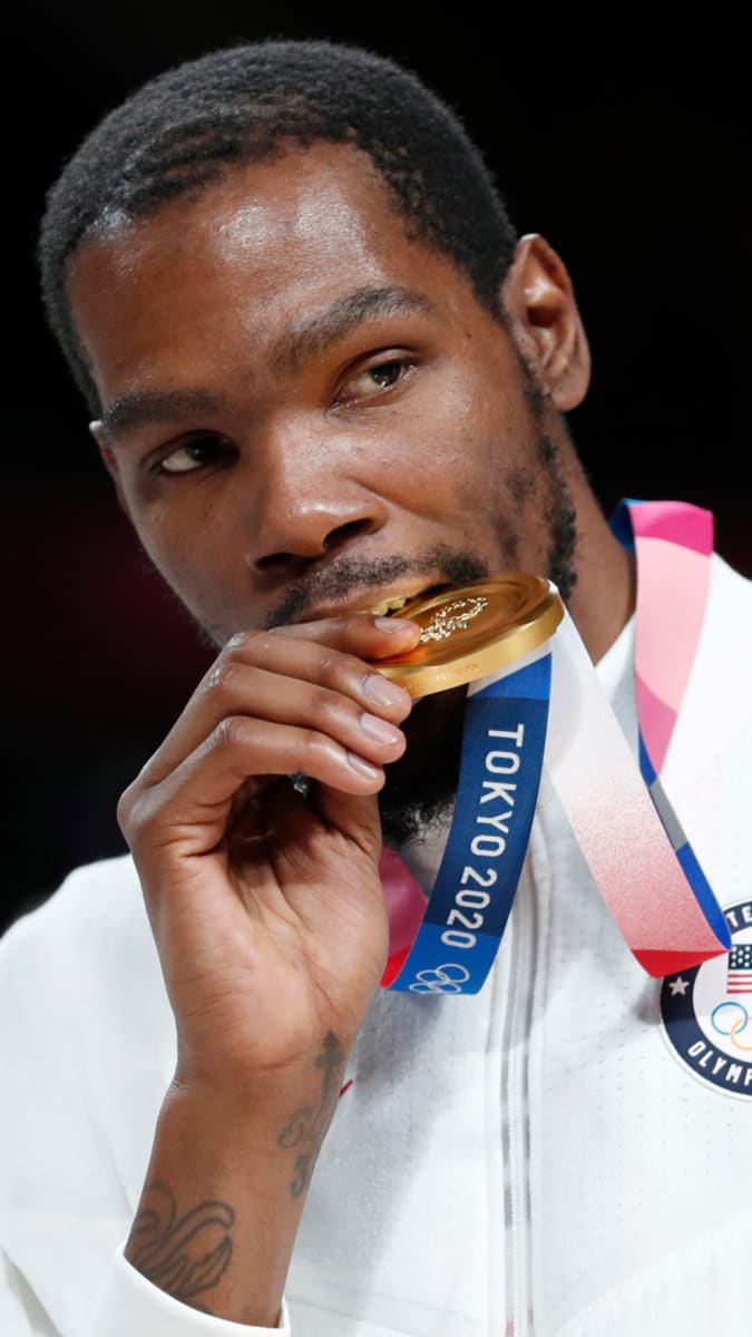 V Tokiu bral Kevin Durant s týmem USA olympijské zlato už potřetí.