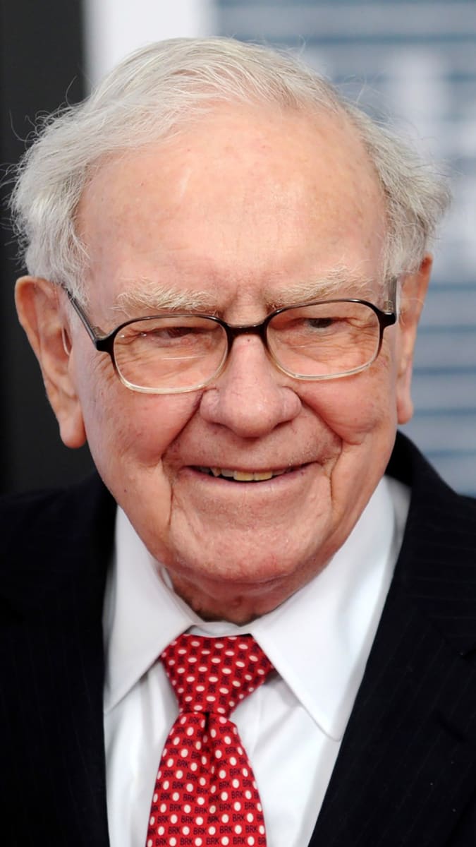 Warren Buffett je asi nejznámějším odpůrcem investic do drahých kovů v řadách špičkových investorů.