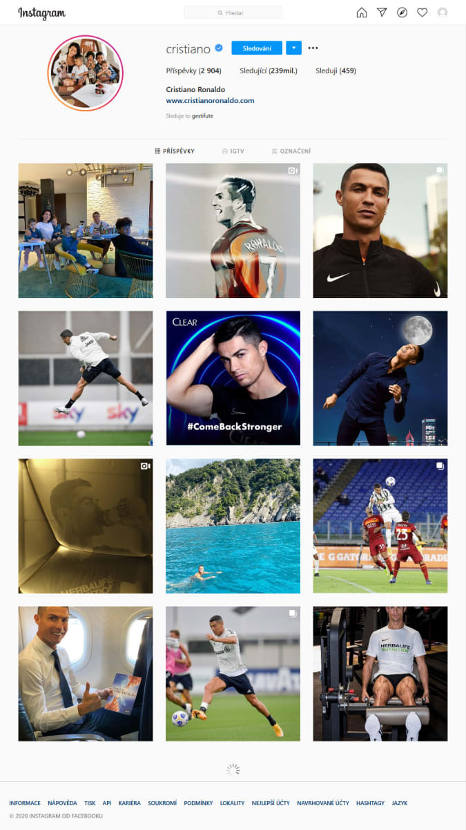 Účet Cristiana Ronalda patří na Instagramu mezi nejsledovanější.