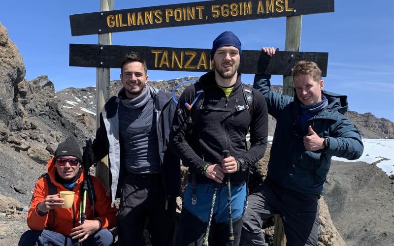 DOBRODRUZI: Kluci z Kilimandžára