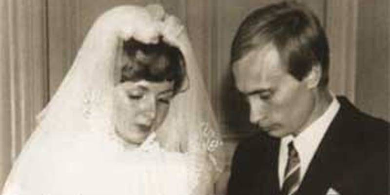 Manželka Ljudmila, svatbu měli v roce 1983, pracovala jako zahraniční korespondentka z Československa.