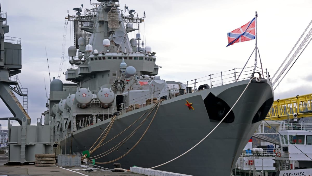 Přístav Severomorsk, domov ruské severní flotily (5. 10. 2022)