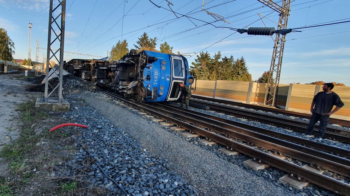Vlaková nehoda u Pořízen