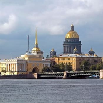 Pohled na panorama ruského Petrohradu