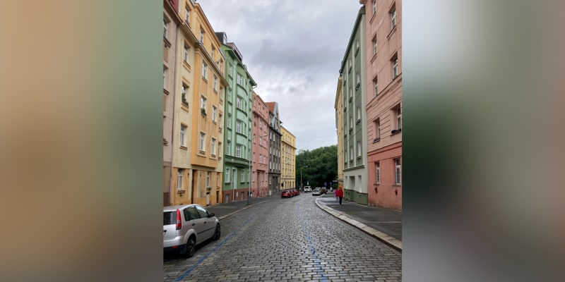 Takto vypadala ulice Horní před zásahem vedení Prahy 4.