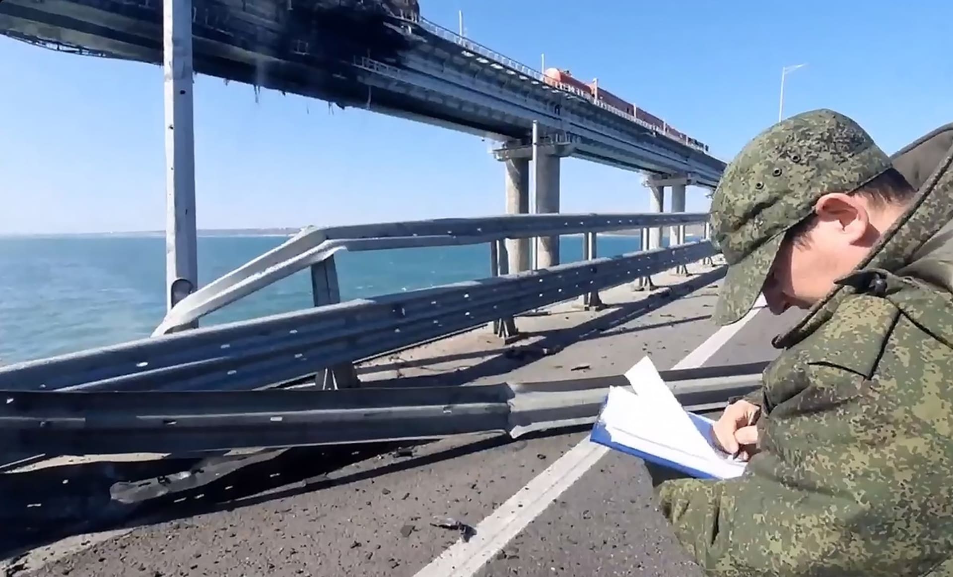 Počet obětí výbuchu na Kerčském mostě vzrostl na čtyři, uvedla 11. října ruská agentura TASS.