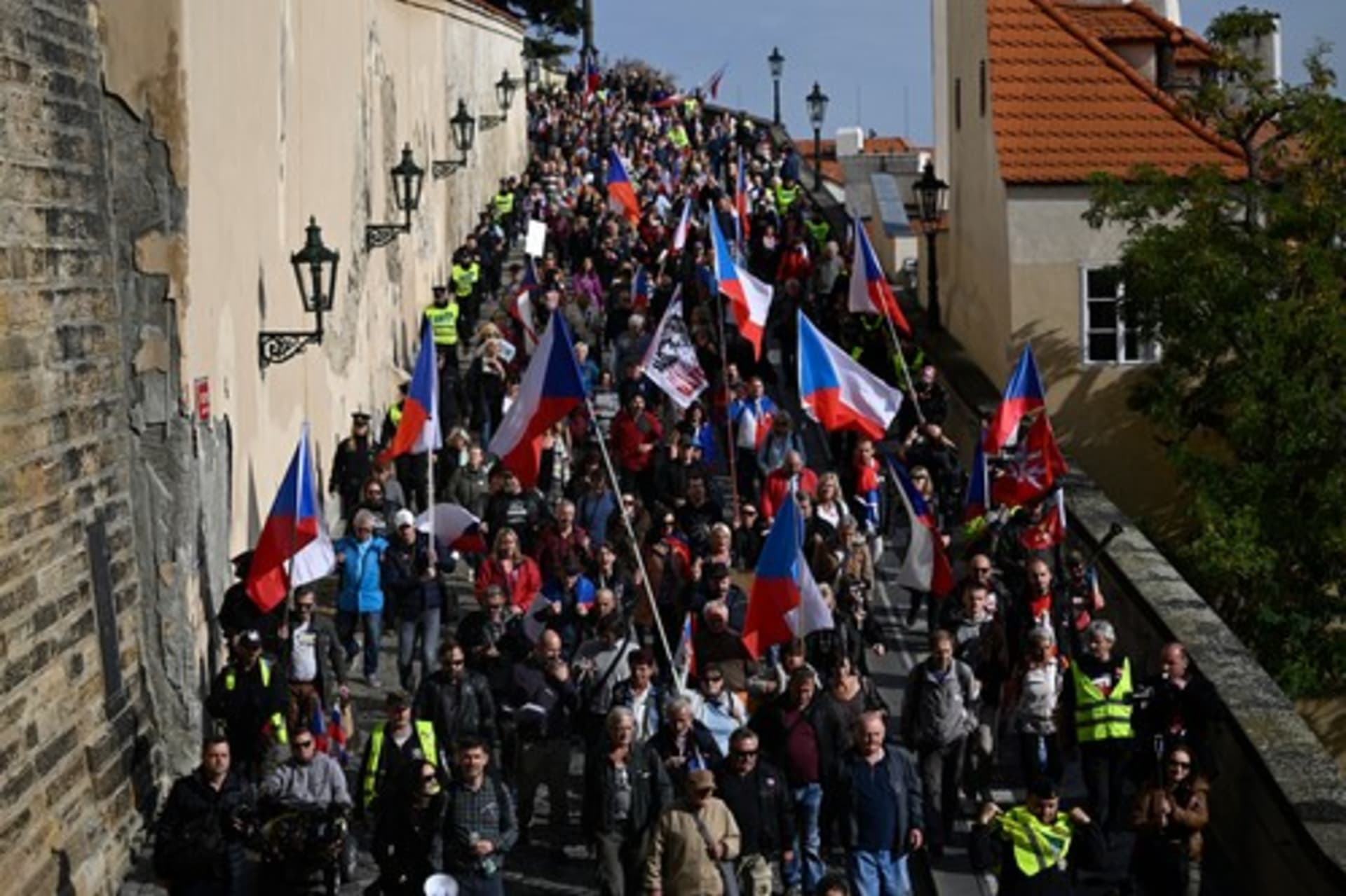 Demonstrace za odvolání vlády premiéra Petra Fialy (ODS) 12. října 2022 v Praze.