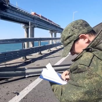 Počet obětí sobotního výbuchu na Kerčském mostě vzrostl na čtyři, uvedla 11.10 ruská agentura TASS.