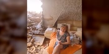 Neuvěřitelné štěstí Ukrajinky. Do bytu jí vlétla ruská raketa, z trosek vyvázla bez zranění