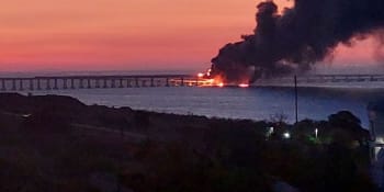 Exploze Krymského mostu je pro Kreml potupa. Rusové jsou v šoku, tvrdí Just