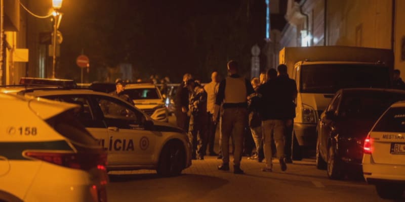 Policisté střelbu v Bratislavě vyšetřují.