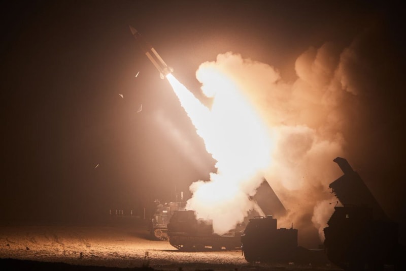 Raketový systém ATACMS v akci na americko-jihokorejském cvičení