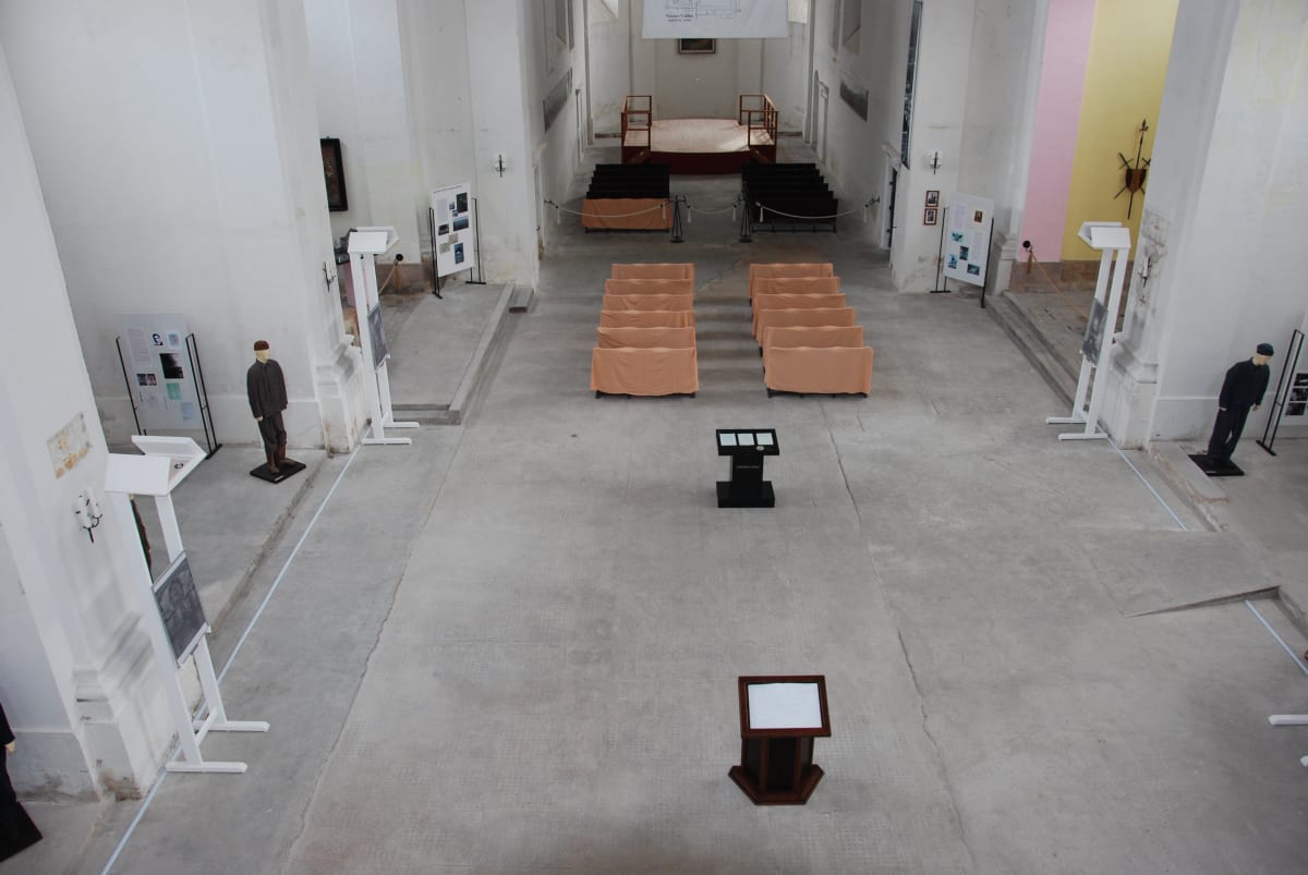 Výstava v kostele sv. Josefa, který  součástí jedné z nejpřísněji střežených věznic v ČR, ve Valdicích