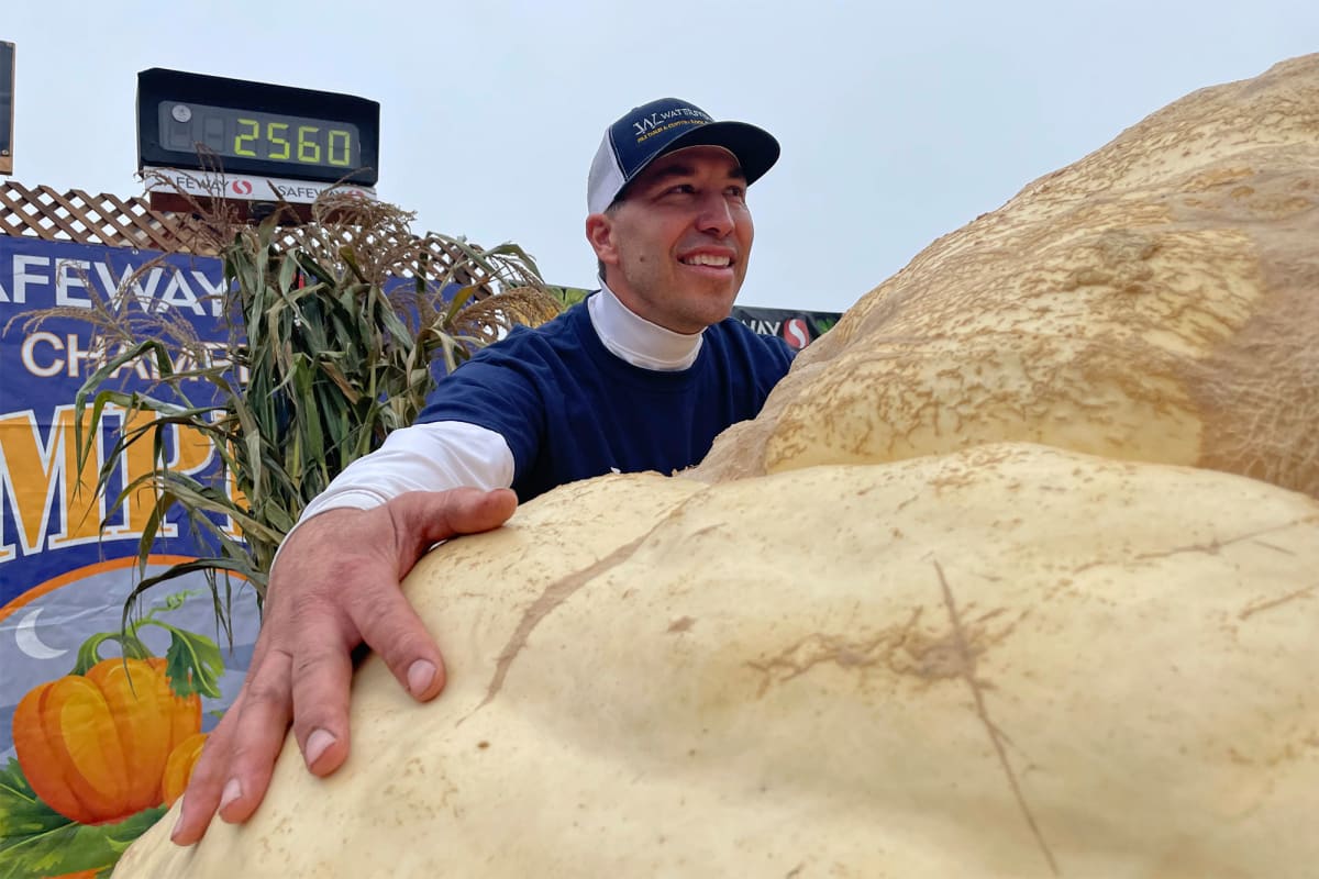 Američan vypěstoval obří dýni, vážila 1161 kg