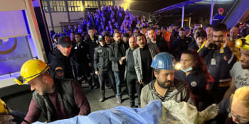 Výbuch v tureckém uhelném dole pohřbil 40 horníků. Několik dalších je vážně zraněno