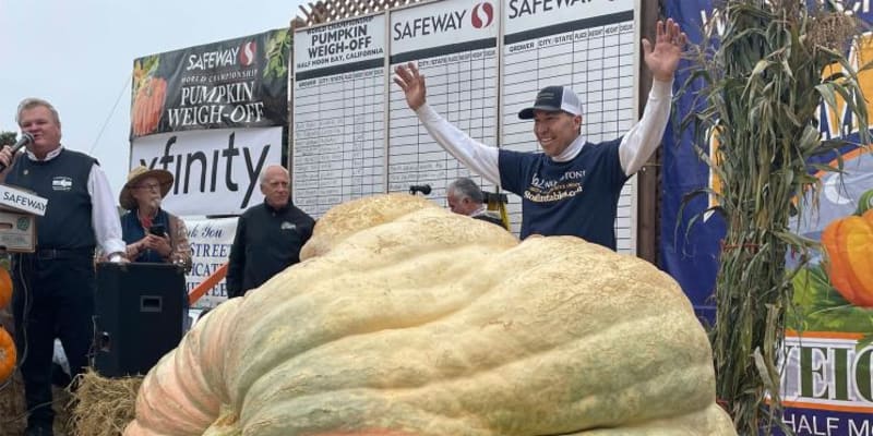 Američan vypěstoval obří dýni, vážila 1161 kg