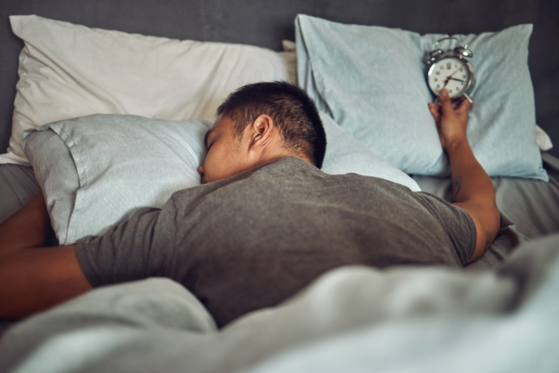 O spaní na břiše se už dávno mluví jako o nejproblematičtějším