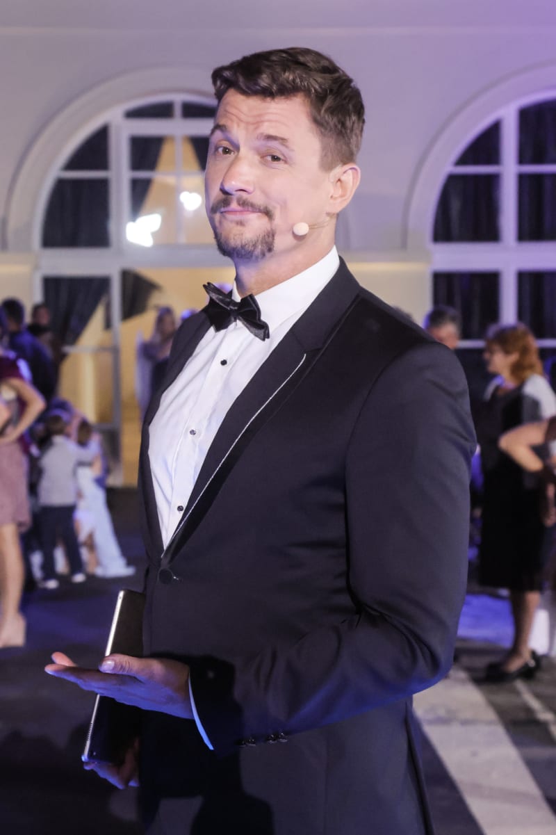 Tomáš Měcháček je moderátorem pořadu Hledá se Miss.