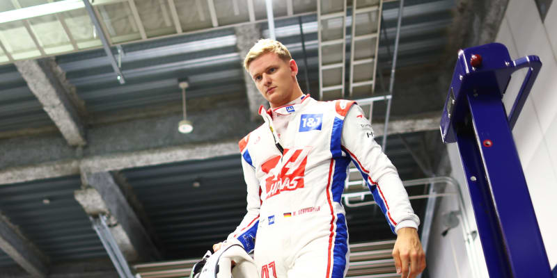Mick Schumacher je na konci sezony formule 1 pod velkým tlakem.