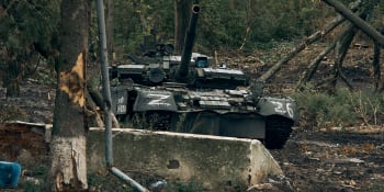 Drsné záběry z bojů. Ruský voják přežil jízdu „tanku duchů“, venku ho dorazil ukrajinský dron