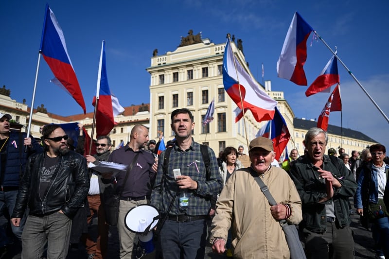 Ladislav Vrabel na protivládní demonstraci, 12. října 2022