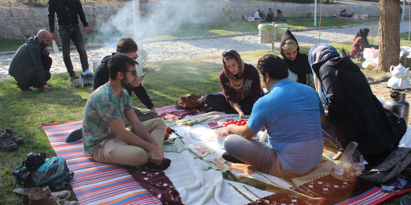 Odpolední piknik, na který nás pozvali mladí Íránci.