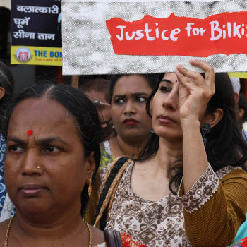 Spravedlnost pro Bilkis. Demonstranti vyšli do ulic ve většině velkých indických měst. 