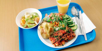 Na maso zapomeňte. Školáci v německém městě budou dostávat jen vegetariánské jídlo