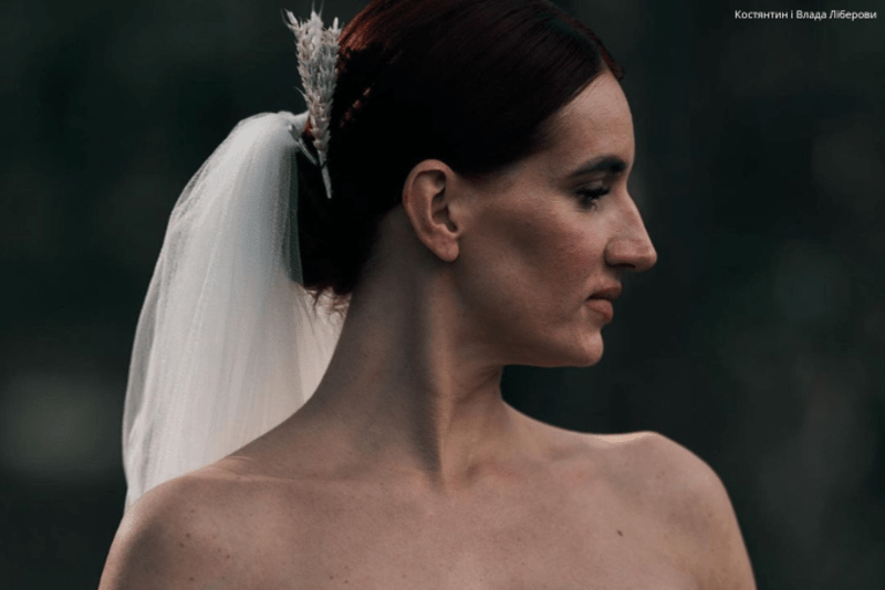 Jevgenija Emerald byla krásná netradiční nevěsta.