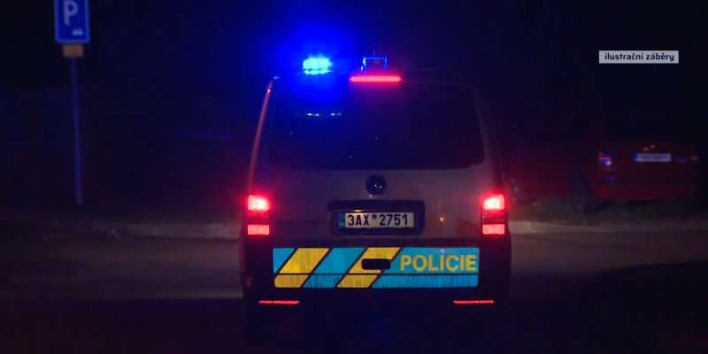 Policie z vraždy muže v jednom z pražských bytů obvila dvě osoby a otevřela další případ