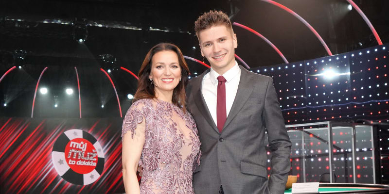 Moderátoři show Adéla Gondíková a Ondřej Urban.