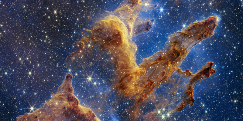Snímek Pilířů stvoření z teleskopu Jamese Webba