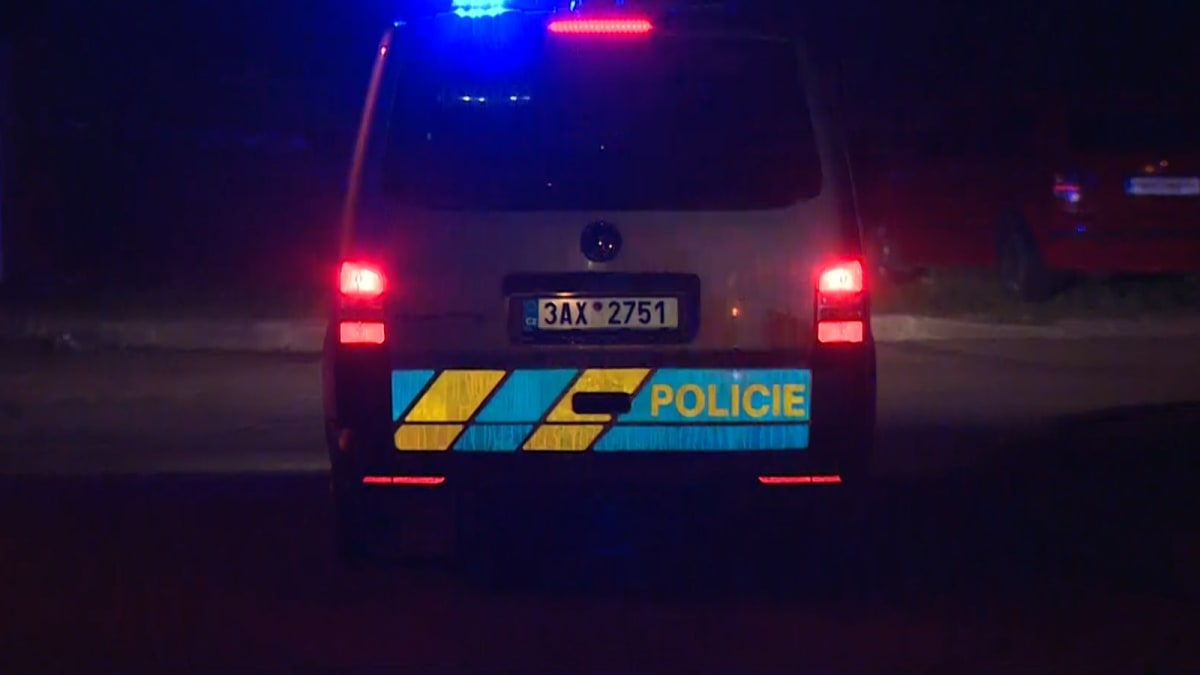 Policie z vraždy muže v jednom z pražských bytů obvinila dvě osoby a otevřela další případ. (Ilustrační foto)