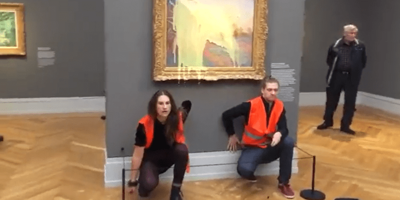 Monetův obraz ze série Les Meules v postupimském muzeu poničili klimatičtí aktivisté.