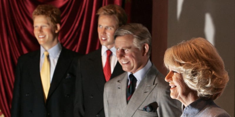Voskové figuríny členů britské královské rodiny v muzeum Madame Tussaud v Londýně.