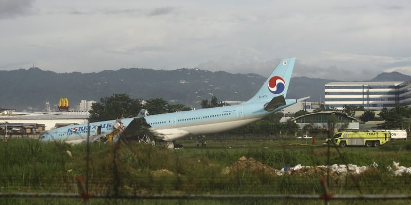 Na Filipínách sjelo letadlo z ranveje při přistávání.