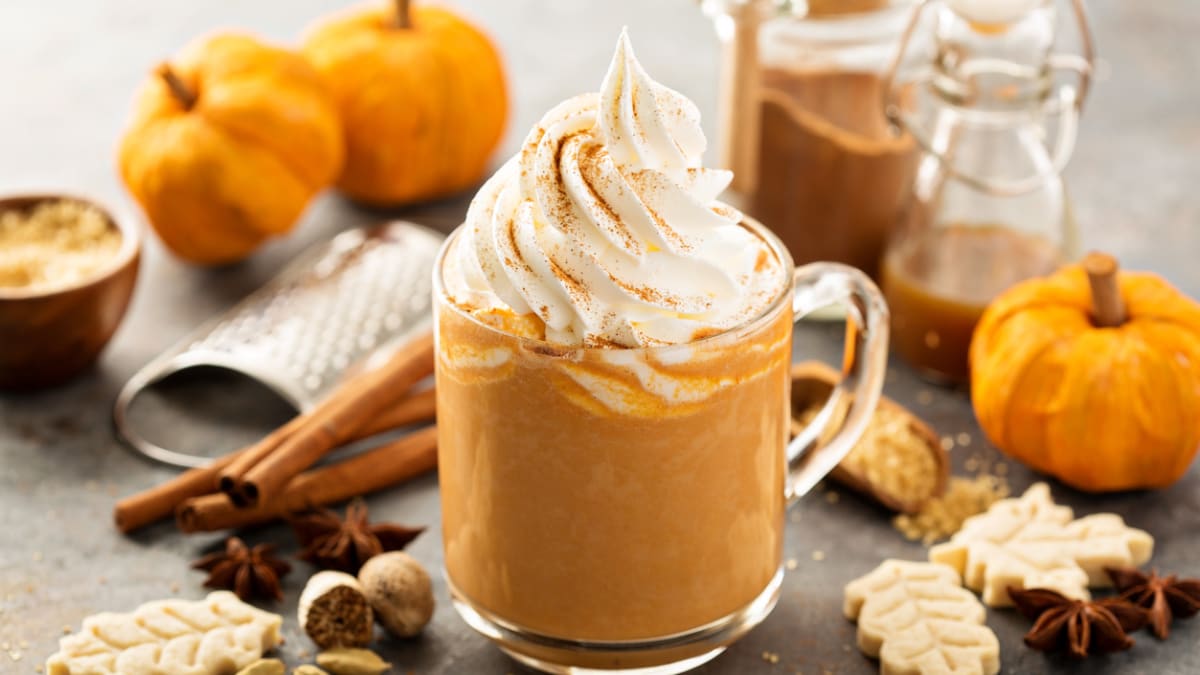 Pumpkin latte k podzimu neodmyslitelně patří
