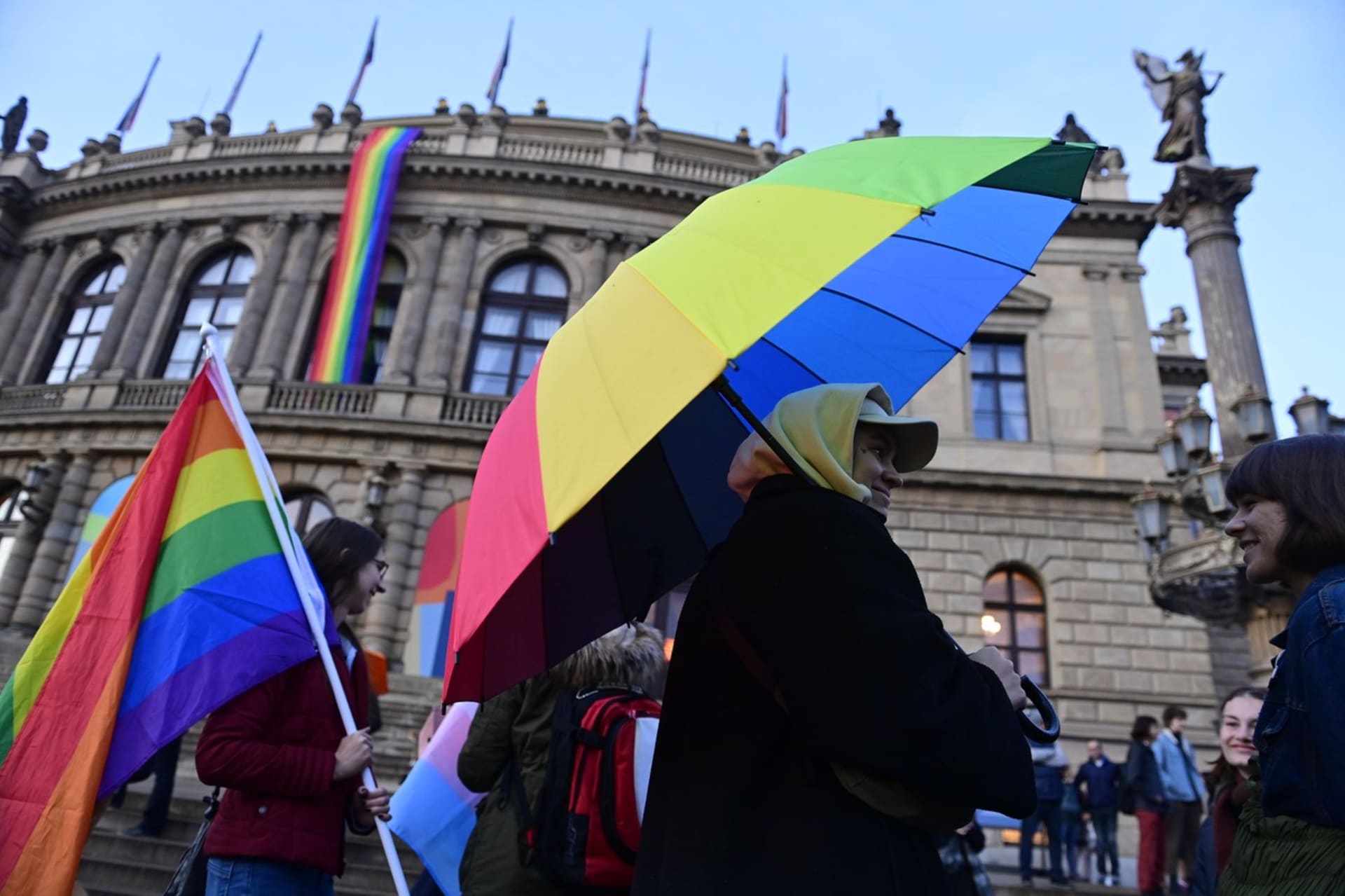 V Praze se setkají příznivci LGBT komunity, kteří chtějí uctít památku dvou zavražděných gayů z Bratislavy.