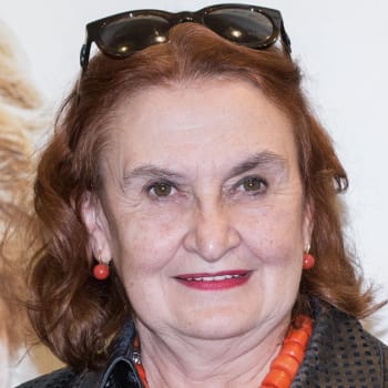 Herečka Eva Holubová oslavila 64. narozeniny.  