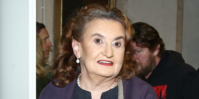 Eva Holubová hraje v seriálu Hořký svět maminku Matouše Rumla.