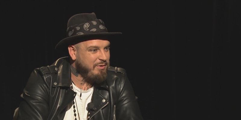 Frontman kapely Rybičky 48 Jakub Ryba byl hostem pořadu Povídej na CNN Prima NEWS. 