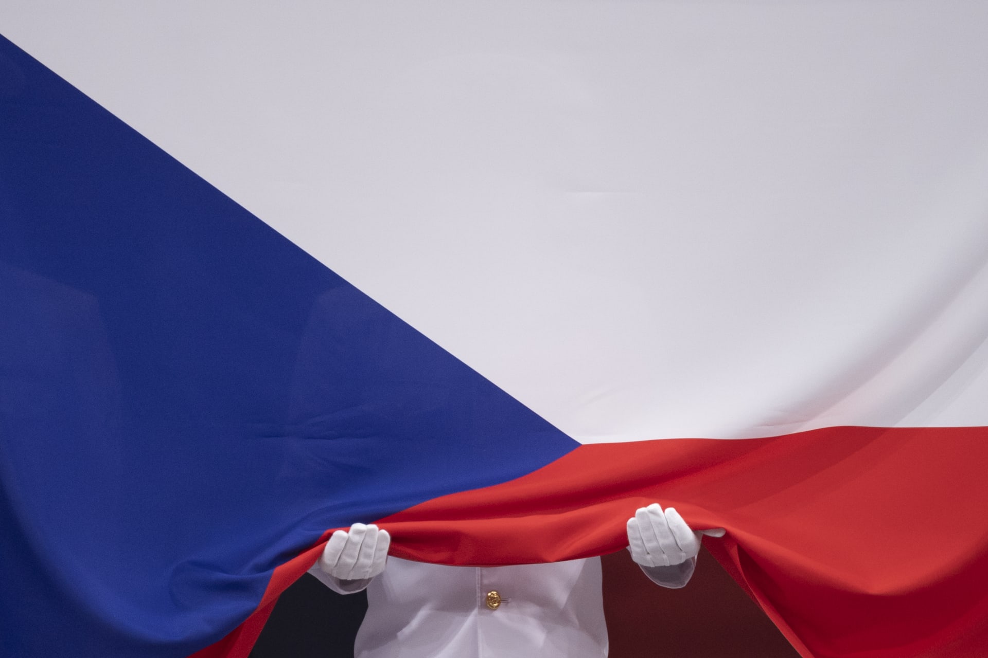Vztyčování vlajky České republiky (ilustrační foto)