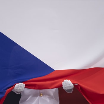 Vztyčování vlajky České republiky (ilustrační foto)