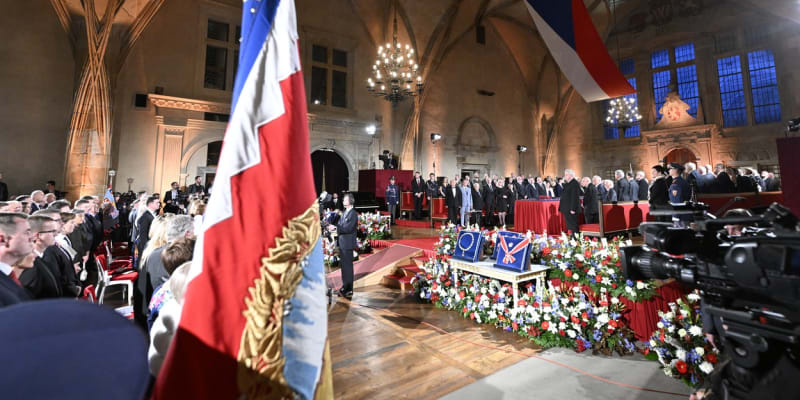 Prezident Miloš Zeman uděluje u příležitosti státního svátku 28. října státní vyznamenání