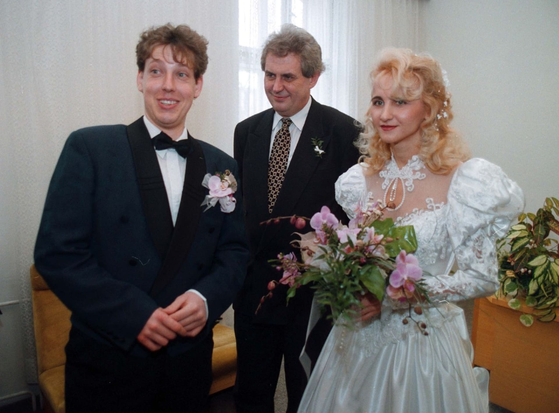 Na svatbě Stanislava Grosse a jeho ženy Šárky nechyběl Miloš Zeman.