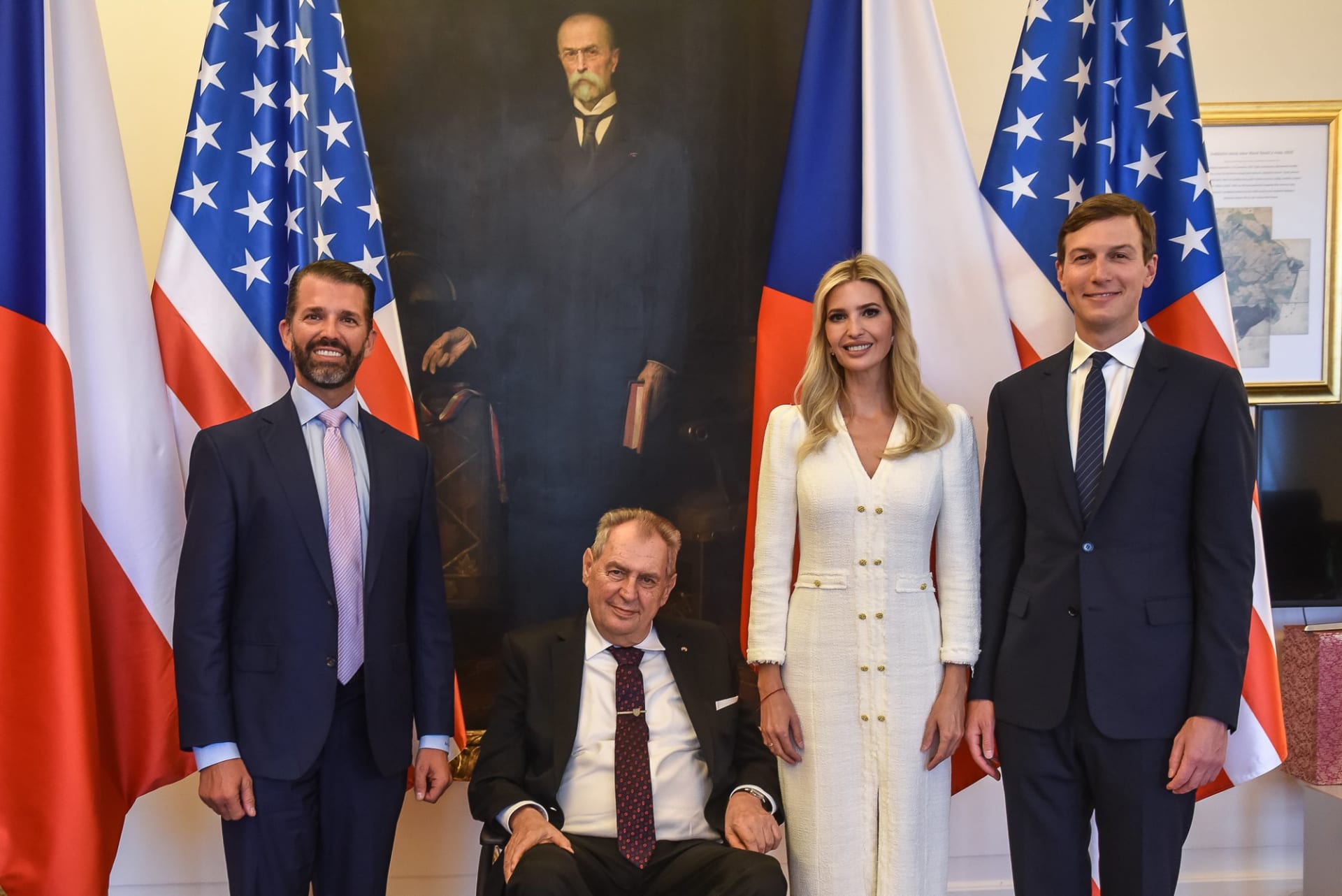 Ivanka Trumpová, její manžel Jareda Kushnera a její bratr Donald Trump navštívili prezidenta Miloše Zemana na Pražském hradě. 