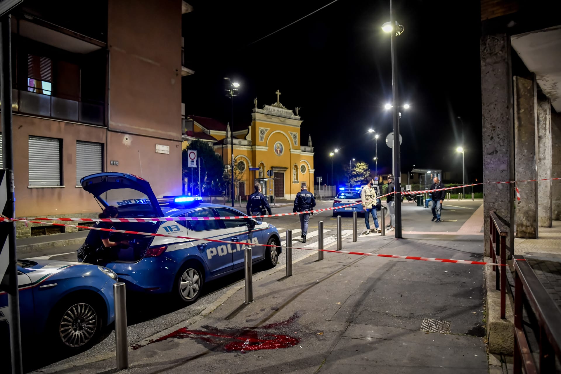 Místo činu. Bývalý kápo fanoušků Interu Milán byl zastřelen přímo před svým domem.