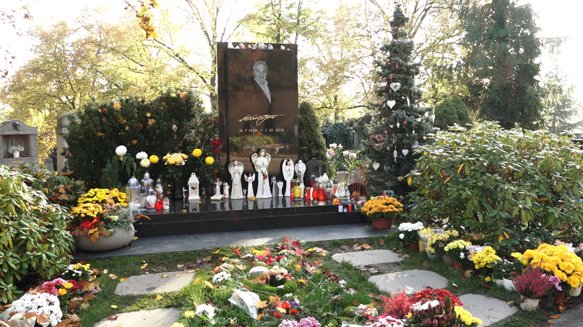 Hrob Karla Gotta v Praze. 